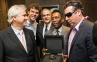 Pelé participa de inauguração no Rio