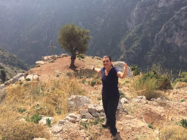 Bette Lucchese visita os Caminhos Sagrados do Líbano