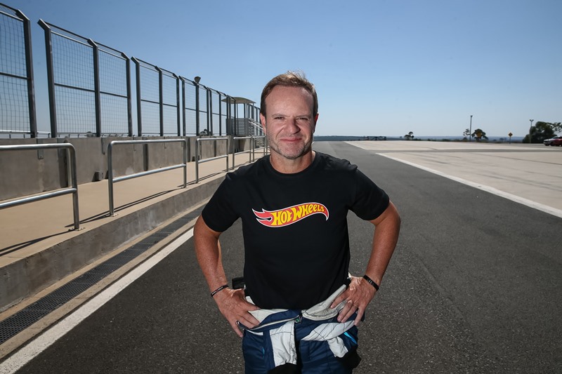 Rubens Barrichello vai dirigir Uber em SP