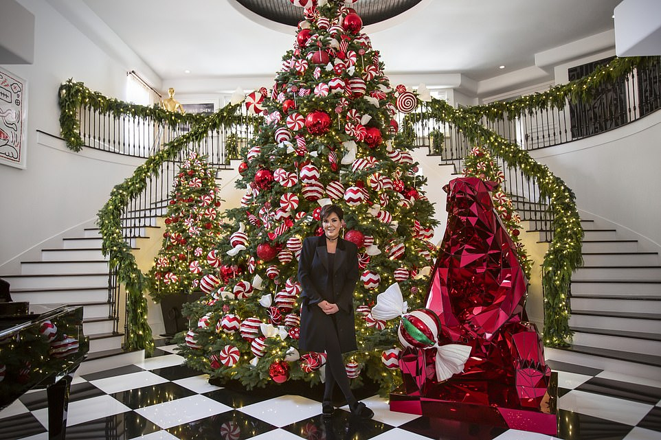 A fabulosa decoração de Natal dos Kardashian e os “mimos” dos blogs americanos