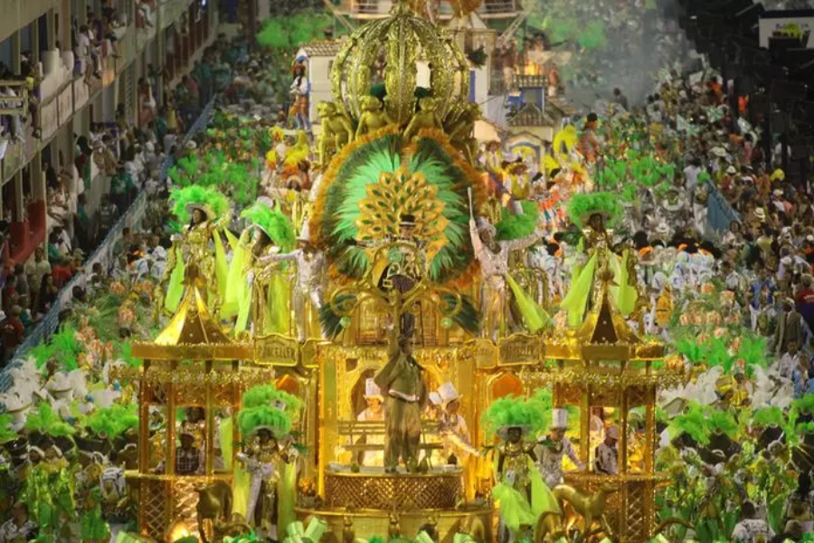 Império Serrano leiloa fantasia e ingressos vitalícios do carnaval em NFT