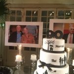 A decoração e o bolo de aniversário