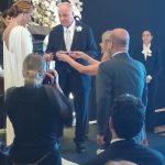 Os noivos recebem as alianças de Isabela e Luiz Felipe Francisco